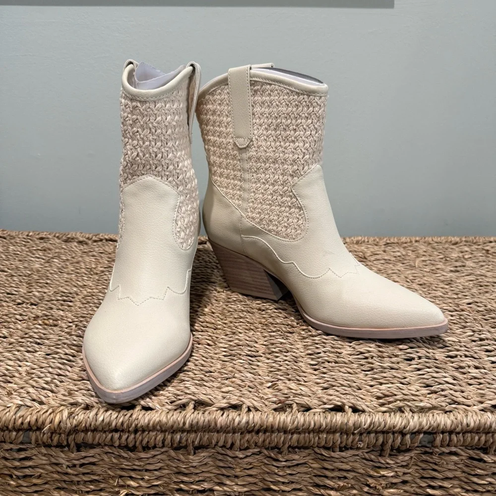 NEW Dolce Vita Lacie Western Boots Ivory - Picture 2 of 5